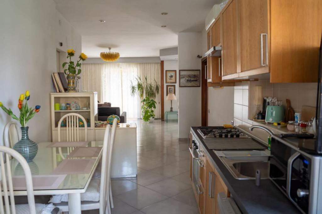 Super Elegante Centro Con Posto Auto E Wifi Veloce Apartment