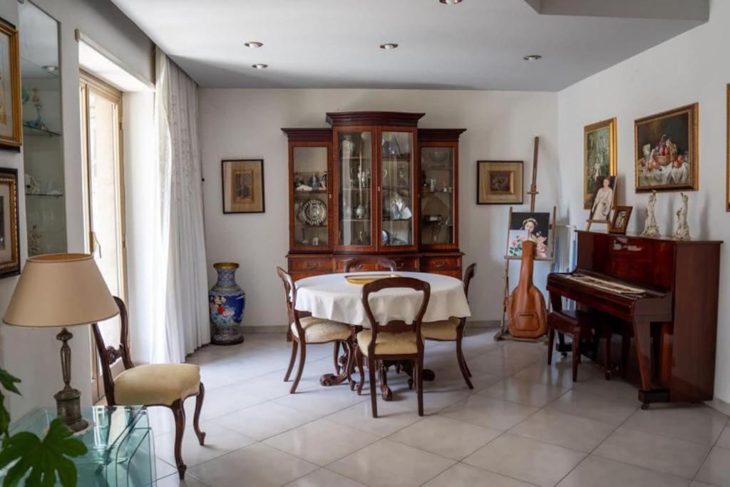 Appartamento Super Elegante Centro Con Posto Auto E Wifi Veloce *